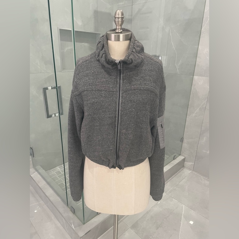 CARBON 38 GRAY JACKET SIZE MEDIUM